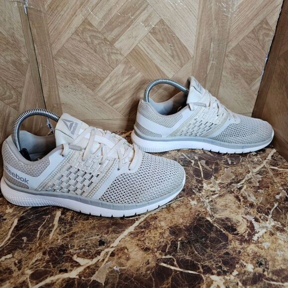 Reebok women's classic running gray shoes size 6.5.     192 - Picture 9 of 11